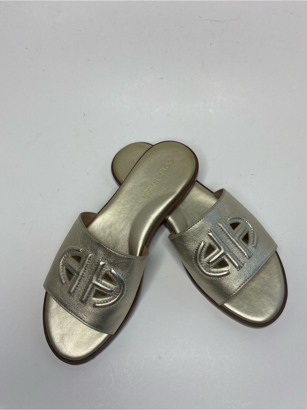 COLE HAAN FLYNN LEATHER GOLD LOGO
SLIDE SANDAL Size 5 - Picture 2 of 6